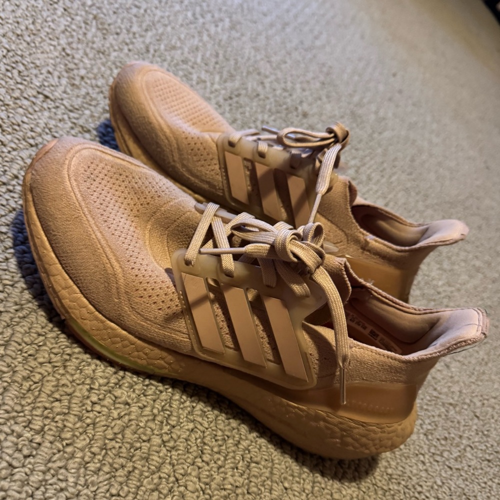 adidas Ultra Boost 21